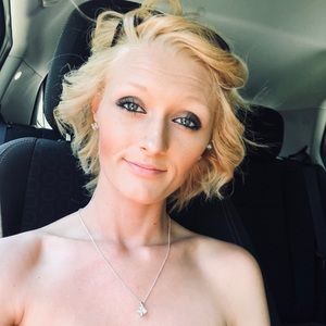 Meet your Posher, Courtney